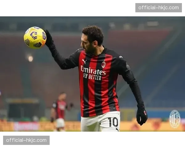 国际米兰1-0拜仁，总比分3-2晋级四强，恰尔汗奥卢制胜球